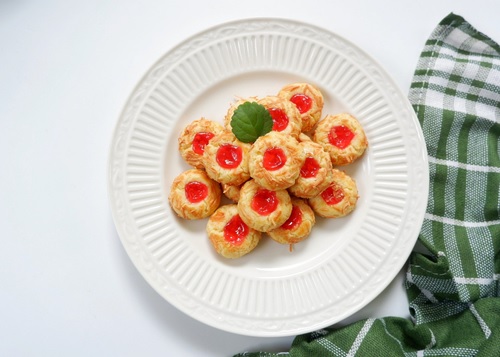 Resep Kue Natal Thumbprint Strawberry - Frisian Flag